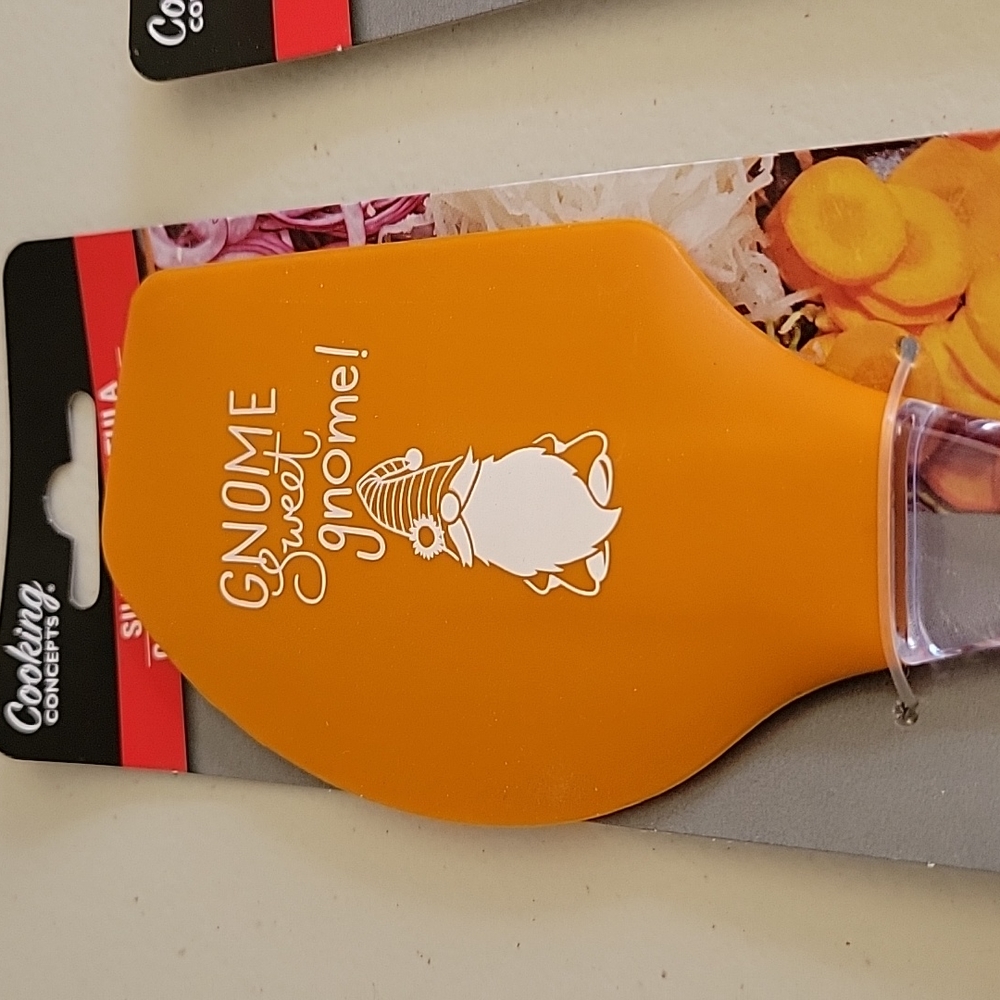 Brand new Two Gnome spatulas..
